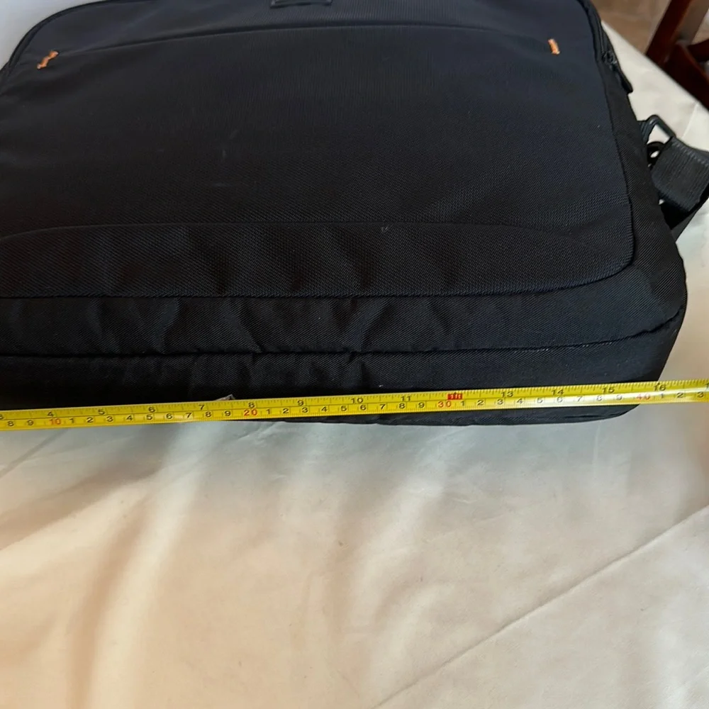 Amazon Basics Laptop Case Bag Shoulder Strap Black